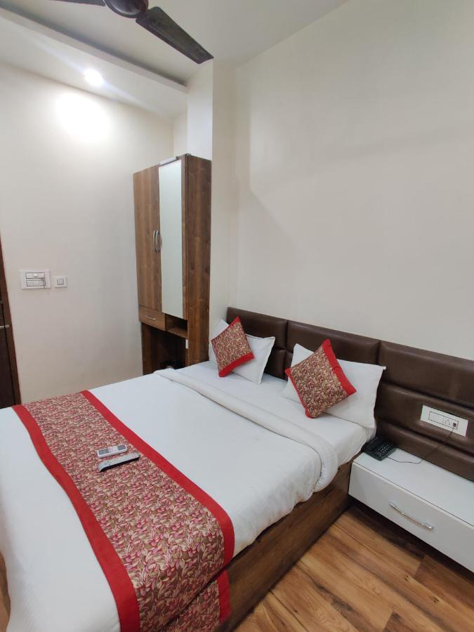 Hotel 56 - 200 Meter From Golden Temple Amritsar Exterior foto